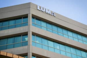 Imagen de la cobertura de: Cámara pide multas a LUMA mientras sigue el pleito por la transición y las querellas eléctricas