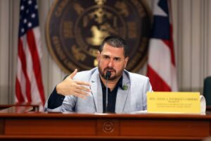 Imagen del artículo de Radio Isla 1320: Representante Ángel ‘Tito’ Fourquet aclara salió “perfectamente bien” en una prueba de aliento tras intervención por infracción de tránsito en Ponce