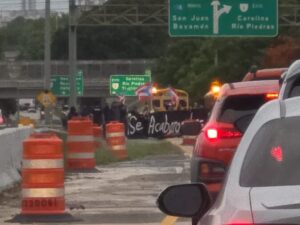 Imagen del artículo de Radio Isla 1320: Dos carriles del Expreso 52 ocupados por manifestación; reportan tránsito pesado