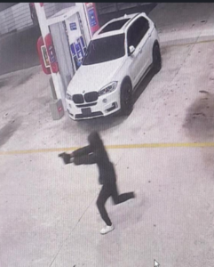 Imagen del artículo de Radio Isla 1320: Piden ayuda para localizar a sospechoso de robo en gasolinera en Bayamón